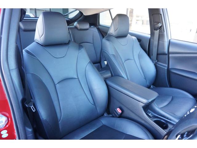 プリウス Ｓツーリングセレクション　ＷＯＲＫエモーション１７インチＡＷ・ＬＥＤデイライト付きフルエアロ・ローダウン・ＬＥＤヘッドライト・ブラックレザーシート・純正９型ＳＤナビ・バックカメラ・フルセグＴＶ・シートヒーター・ＥＴＣ（5枚目）