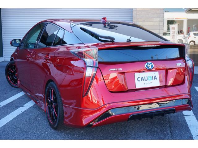 プリウス Ｓツーリングセレクション　ＷＯＲＫエモーション１７インチＡＷ・ＬＥＤデイライト付きフルエアロ・ローダウン・ＬＥＤヘッドライト・ブラックレザーシート・純正９型ＳＤナビ・バックカメラ・フルセグＴＶ・シートヒーター・ＥＴＣ（6枚目）