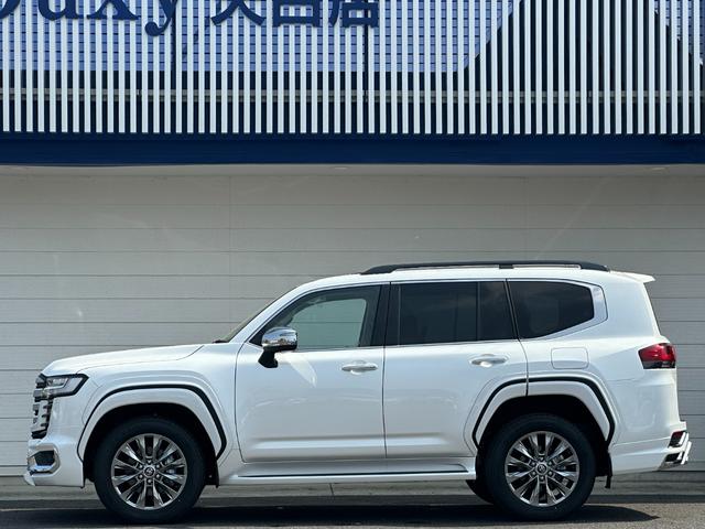 TOYOTA LAND CRUISER ZX | 2025 | PEARL WHITE | 23 km TOYOTA LAND CRUISER ZX | 2025 | PEARL WHITE | 23 km