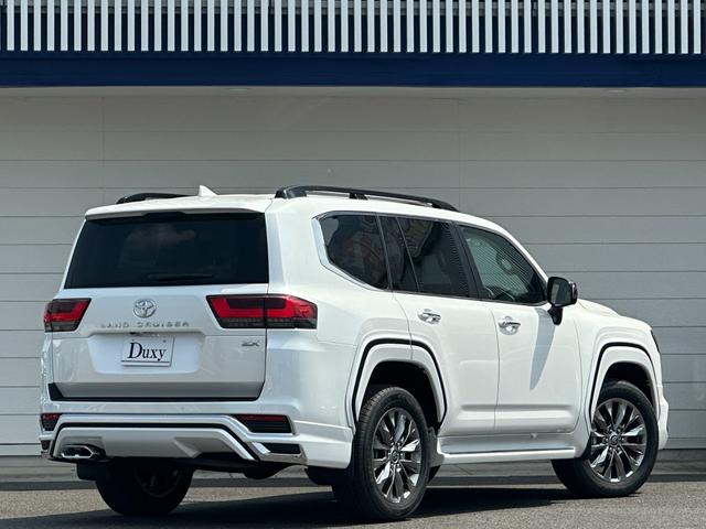 TOYOTA LAND CRUISER ZX | 2025 | PEARL WHITE | 23 km TOYOTA LAND CRUISER ZX | 2025 | PEARL WHITE | 23 km