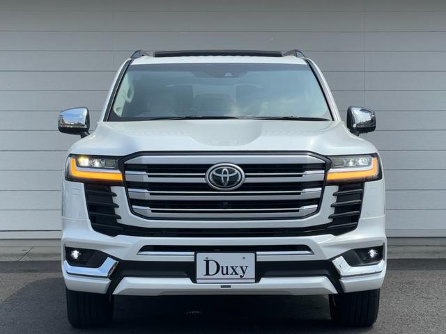 TOYOTA LAND CRUISER ZX | 2025 | PEARL WHITE | 23 km TOYOTA LAND CRUISER ZX | 2025 | PEARL WHITE | 23 km