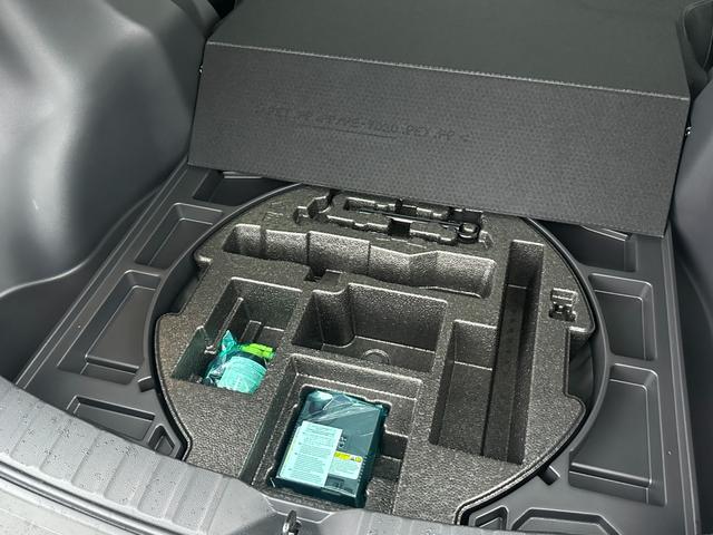 カローラクロス ハイブリッド　Ｚ　【後期モデル！登録済み未使用車】１０．５型コネクトナビ　パノラマルーフ　アダプティブハイビーム　パノラミックビューモニター　ブラインドスポットモニター　ステアリングヒーター　ＡＣ１５００Ｗ　ナノイーＸ（72枚目）