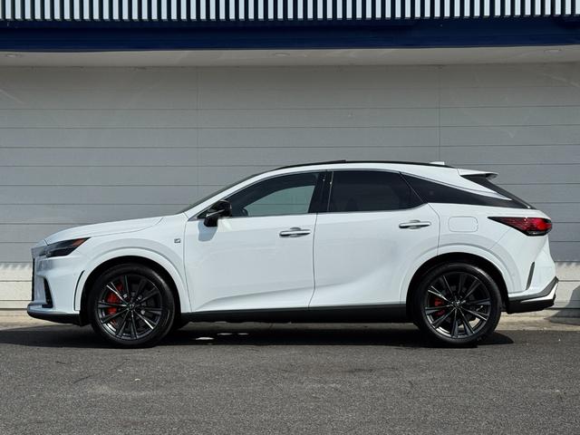ＲＸ ＲＸ３５０　Ｆスポーツ　【即納！改良後モデル！】　内装レッド　１４インチコネクトナビ　パノラマルーフ　デジタルミラー　オレンジキャリパー　輻射ヒーター　前後ドライブレコーダー　電動＆冷暖後席シート　チームメイト　純正２１ＡＷ（6枚目）