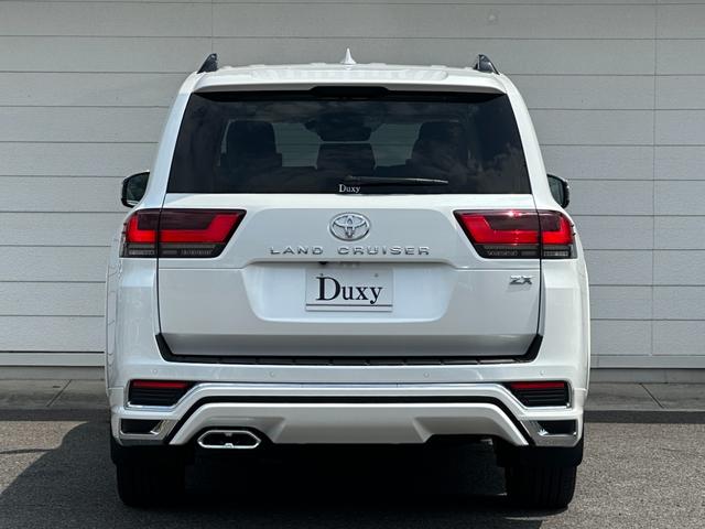 TOYOTA LAND CRUISER ZX | 2024 | PEARL WHITE | 6984 km