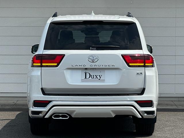 TOYOTA LAND CRUISER ZX | 2024 | PEARL WHITE | 6984 km