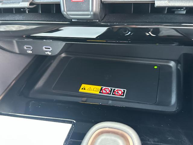アルファードハイブリッド Ｚ　１４型コネクトナビ　１３．２インチ後席モニター　左右独立ムーンルーフ　ユニバーサルステップ　デジタルミラー　ヘッドアップディスプレイ　アドバンスドライブ＆パーク　シートヒーター＆クーラー　純正１８ＡＷ（62枚目）