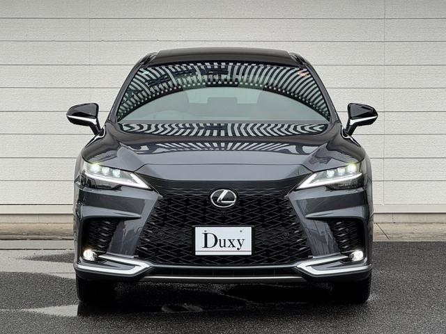 ＲＸ ＲＸ３５０　Ｆスポーツ　改モデル　内装レッド　１４型コネクトナビ　パノラマルーフ　デジタルインナーミラー　オレンジキャリパー　輻射ヒーター　電動リクライニング　シートヒーター＆クーラー　ドラレコ前後　寒冷地仕様　純正２１ＡＷ（4枚目）