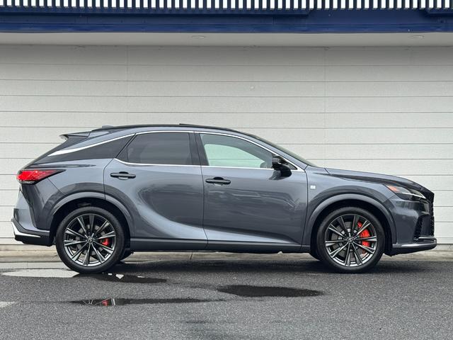 ＲＸ ＲＸ３５０　Ｆスポーツ　改モデル　内装レッド　１４型コネクトナビ　パノラマルーフ　デジタルインナーミラー　オレンジキャリパー　輻射ヒーター　電動リクライニング　シートヒーター＆クーラー　ドラレコ前後　寒冷地仕様　純正２１ＡＷ（13枚目）