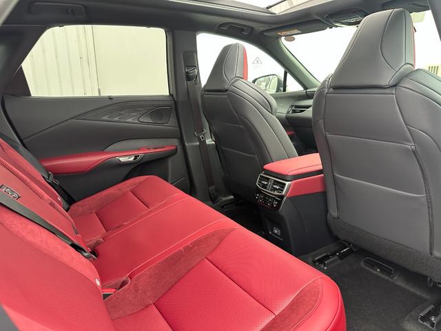 ＲＸ ＲＸ３５０　Ｆスポーツ　改モデル　内装レッド　１４型コネクトナビ　パノラマルーフ　デジタルインナーミラー　オレンジキャリパー　輻射ヒーター　電動リクライニング　シートヒーター＆クーラー　ドラレコ前後　寒冷地仕様　純正２１ＡＷ（40枚目）