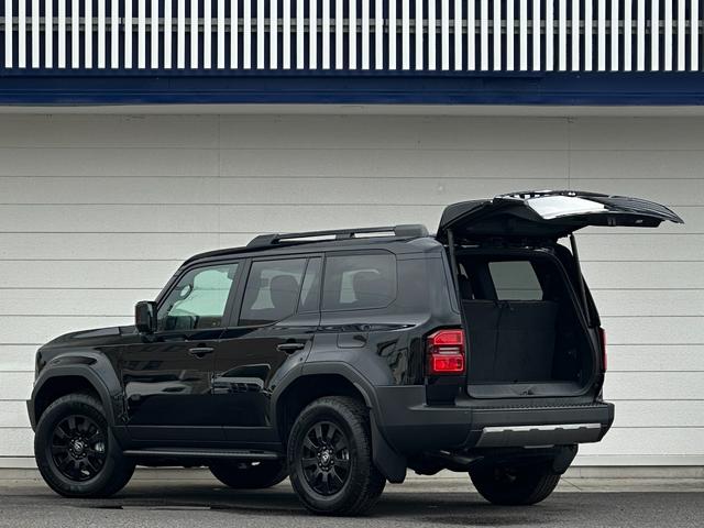 ランドクルーザー250 ZXファーストエディション 内装ブラウン 丸目ヘッドランプ JBLプレミアムサウンド ヘッドアップディスプレイ 電動格納サードシート 電動リヤデフロック 空気圧センサー 2列目シートヒーター&クーラー シートメモリ 置くだけ充電(13枚目)