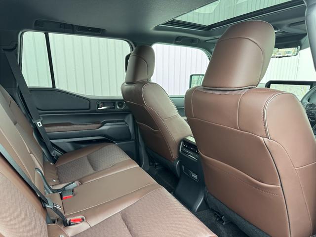 ランドクルーザー250 ZXファーストエディション 内装ブラウン 丸目ヘッドランプ JBLプレミアムサウンド ヘッドアップディスプレイ 電動格納サードシート 電動リヤデフロック 空気圧センサー 2列目シートヒーター&クーラー シートメモリ 置くだけ充電(43枚目)