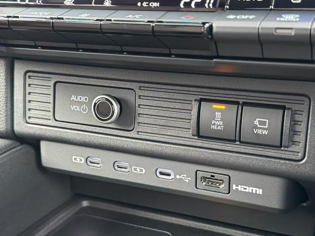 ランドクルーザー250 ZXファーストエディション 内装ブラウン 丸目ヘッドランプ JBLプレミアムサウンド ヘッドアップディスプレイ 電動格納サードシート 電動リヤデフロック 空気圧センサー 2列目シートヒーター&クーラー シートメモリ 置くだけ充電(61枚目)