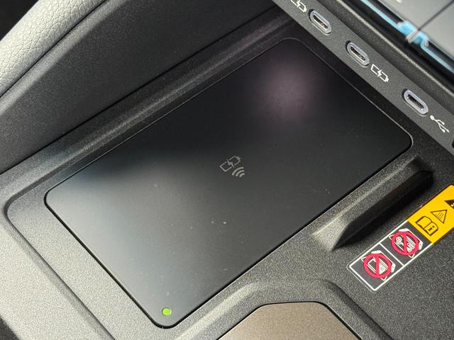 ランドクルーザー250 ZXファーストエディション 内装ブラウン 丸目ヘッドランプ JBLプレミアムサウンド ヘッドアップディスプレイ 電動格納サードシート 電動リヤデフロック 空気圧センサー 2列目シートヒーター&クーラー シートメモリ 置くだけ充電(63枚目)