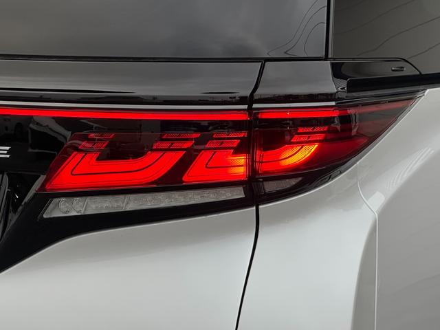 ヴェルファイアハイブリッド Ｚ　プレミア　本革ブラウン内装　１３．２型有機ＥＬ後席モニター　デジタルインナーミラー　左右独立ムーンルーフ　ヘッドアップディスプレイ　アドバンスドライブ＆パーク　置くだけ充電　アクセサリーコンセント　純正１９ＡＷ（24枚目）