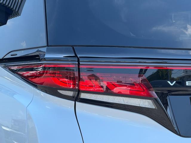 ヴェルファイア Z プレミア 内装サンセットブラウン 改モデル 14型コネクトナビ 左右独立ムーンルーフ デジタルミラー ユニバーサルステップ ヘッドアップディスプレイ トヨタチームメイト 置くだけ充電 AC100V 純正19AW(27枚目)