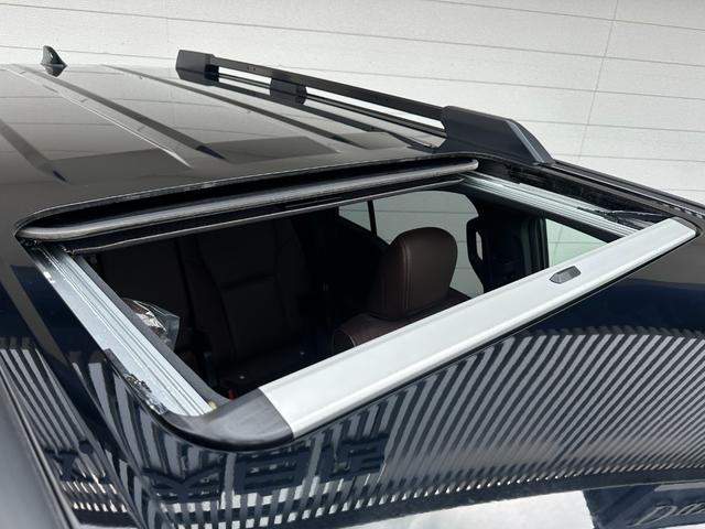 ランドクルーザー250 ZXファーストエディション 内装ブラウン 丸目ヘッドランプ JBLプレミアムサウンド ヘッドアップディスプレイ 電動格納サードシート 電動リヤデフロック 空気圧センサー 2列目シートヒーター&クーラー シートメモリ 置くだけ充電(19枚目)