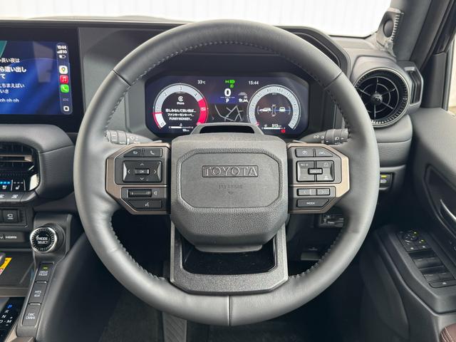 ランドクルーザー250 ZXファーストエディション 内装ブラウン 丸目ヘッドランプ JBLプレミアムサウンド ヘッドアップディスプレイ 電動格納サードシート 電動リヤデフロック 空気圧センサー 2列目シートヒーター&クーラー シートメモリ 置くだけ充電(46枚目)