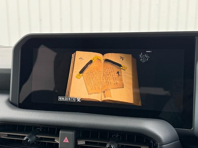 ランドクルーザー250 ZXファーストエディション 内装ブラウン 丸目ヘッドランプ JBLプレミアムサウンド ヘッドアップディスプレイ 電動格納サードシート 電動リヤデフロック 空気圧センサー 2列目シートヒーター&クーラー シートメモリ 置くだけ充電(59枚目)