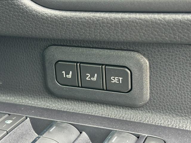 ランドクルーザー250 ZXファーストエディション 内装ブラウン 丸目ヘッドランプ JBLプレミアムサウンド ヘッドアップディスプレイ 電動格納サードシート 電動リヤデフロック 空気圧センサー 2列目シートヒーター&クーラー シートメモリ 置くだけ充電(68枚目)