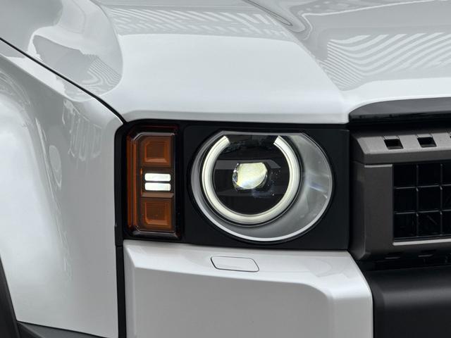 ランドクルーザー250 ZXファーストエディション 内装ブラウン ディーゼルターボ 丸目ヘッドランプ 12.3型JBLコネクトナビ ヘッドアップディスプレイ シートヒーター&ベンチレーション 電動ルーフ 電動格納サードシート シートメモリ 置くだけ充電(17枚目)