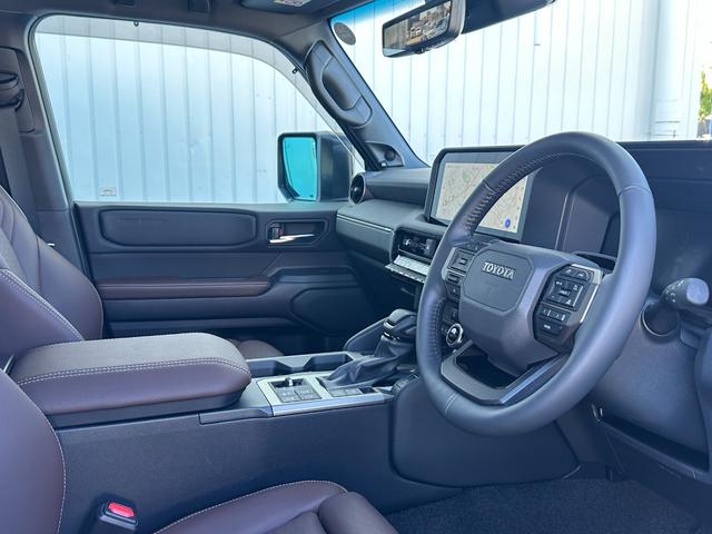 ランドクルーザー250 ZXファーストエディション 内装ブラウン ディーゼルターボ 丸目ヘッドランプ 12.3型JBLコネクトナビ ヘッドアップディスプレイ シートヒーター&ベンチレーション 電動ルーフ 電動格納サードシート シートメモリ 置くだけ充電(38枚目)