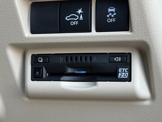 ランドクルーザー ZX 内装ベージュ ディーゼルターボ 12.3型JBLサウンドナビ クールボックス 寒冷地仕様 電動デフロック ルーフレールブラック 空気圧センサー ヒッチメンバー CD/DVD AC100V 純正20AW(66枚目)