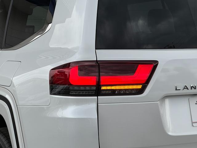 ランドクルーザー ZX クールBOX搭載 リアエンターテインメントシステム モデリスタエアロキット 寒冷地仕様 JBLプレミアムサウンドシステム 電動リアデフロック 空気圧警報システム ブラックルーフレール ディーゼルターボ(27枚目)