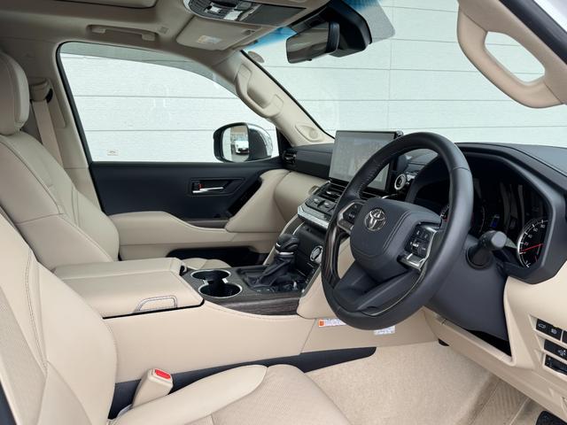 ランドクルーザー ZX クールBOX搭載 リアエンターテインメントシステム モデリスタエアロキット 寒冷地仕様 JBLプレミアムサウンドシステム 電動リアデフロック 空気圧警報システム ブラックルーフレール ディーゼルターボ(33枚目)