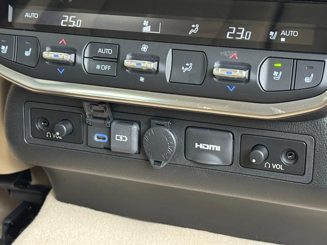 ランドクルーザー ZX クールBOX搭載 リアエンターテインメントシステム モデリスタエアロキット 寒冷地仕様 JBLプレミアムサウンドシステム 電動リアデフロック 空気圧警報システム ブラックルーフレール ディーゼルターボ(70枚目)