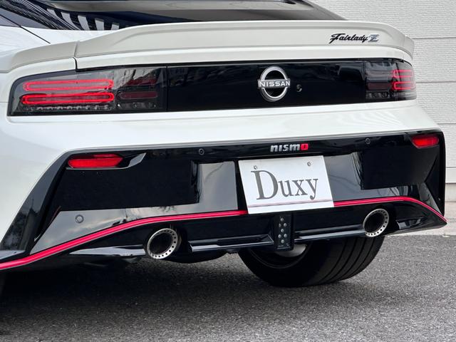 フェアレディZ ニスモ 9インチニッサンコネクトナビ 9速AT パドルシフト バックカメラ BOSEサウンドシステム 空気圧警報システム NISMO専用RECAROシート・サスペンション・レッドキャリパー・Rays製19AW(24枚目)