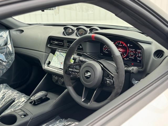 フェアレディZ ニスモ 9インチニッサンコネクトナビ 9速AT パドルシフト バックカメラ BOSEサウンドシステム 空気圧警報システム NISMO専用RECAROシート・サスペンション・レッドキャリパー・Rays製19AW(37枚目)