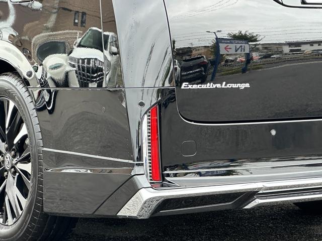 ヴェルファイアハイブリッド エグゼクティブラウンジ モデリスタエアロ オプション19インチアルミホイール デジタルインナーミラー ユニバーサルステップ CD/DVDデッキ 14インチJBLコネクトナビ 14型リヤエンターテイメント 左右独立ムーンルーフ(31枚目)