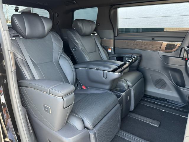 ヴェルファイアハイブリッド エグゼクティブラウンジ モデリスタエアロ オプション19インチアルミホイール デジタルインナーミラー ユニバーサルステップ CD/DVDデッキ 14インチJBLコネクトナビ 14型リヤエンターテイメント 左右独立ムーンルーフ(39枚目)