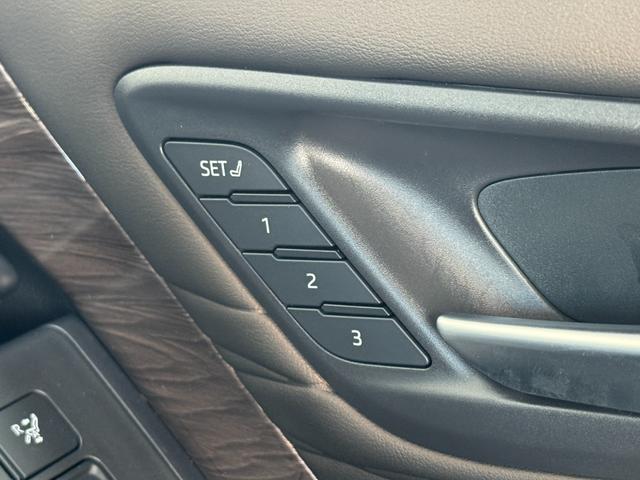 ヴェルファイアハイブリッド エグゼクティブラウンジ モデリスタエアロ オプション19インチアルミホイール デジタルインナーミラー ユニバーサルステップ CD/DVDデッキ 14インチJBLコネクトナビ 14型リヤエンターテイメント 左右独立ムーンルーフ(65枚目)