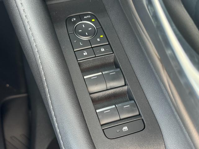 ヴェルファイアハイブリッド エグゼクティブラウンジ モデリスタエアロ オプション19インチアルミホイール デジタルインナーミラー ユニバーサルステップ CD/DVDデッキ 14インチJBLコネクトナビ 14型リヤエンターテイメント 左右独立ムーンルーフ(66枚目)