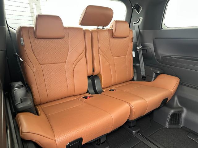 ヴェルファイアハイブリッド エグゼクティブラウンジ　内装ブラウン　１４型ＪＢＬコネクトナビ　１４型リヤエンター　ユニバーサルステップ　デジタルインナーミラー　ヘッドアップディスプレイ　トヨタチームメイト　シートヒーター＆クーラー　置く充電　純正１９ＡＷ（35枚目）