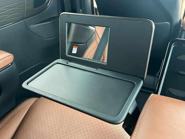 ヴェルファイアハイブリッド エグゼクティブラウンジ　内装ブラウン　１４型ＪＢＬコネクトナビ　１４型リヤエンター　ユニバーサルステップ　デジタルインナーミラー　ヘッドアップディスプレイ　トヨタチームメイト　シートヒーター＆クーラー　置く充電　純正１９ＡＷ（67枚目）