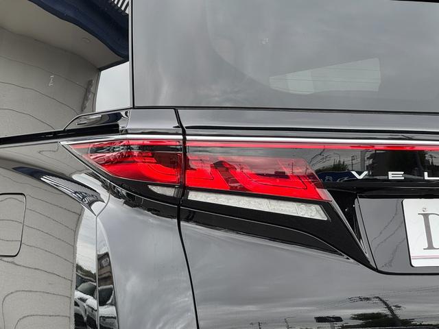 ヴェルファイアハイブリッド エグゼクティブラウンジ　内装ブラウン　モデリスタエアロ　シグネチャーイルミ　イルミルーフスポイラー　１４型ＪＢＬコネクトナビ　１４型リヤエンター　ユニバーサルステップ　デジタルミラー　ムーンルーフ　ＣＤ／ＤＶＤ　純正１９ＡＷ（28枚目）