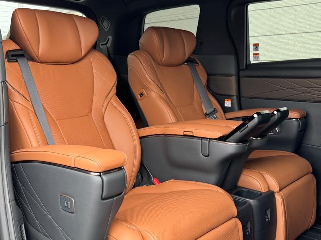 ヴェルファイアハイブリッド エグゼクティブラウンジ　内装ブラウン　モデリスタエアロ　シグネチャーイルミ　イルミルーフスポイラー　１４型ＪＢＬコネクトナビ　１４型リヤエンター　ユニバーサルステップ　デジタルミラー　ムーンルーフ　ＣＤ／ＤＶＤ　純正１９ＡＷ（38枚目）