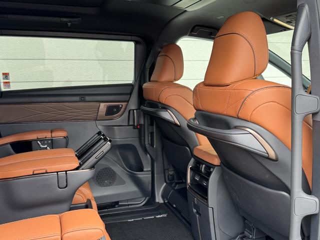 ヴェルファイアハイブリッド エグゼクティブラウンジ　内装ブラウン　モデリスタエアロ　シグネチャーイルミ　イルミルーフスポイラー　１４型ＪＢＬコネクトナビ　１４型リヤエンター　ユニバーサルステップ　デジタルミラー　ムーンルーフ　ＣＤ／ＤＶＤ　純正１９ＡＷ（41枚目）