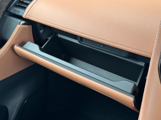 ヴェルファイアハイブリッド エグゼクティブラウンジ　内装ブラウン　モデリスタエアロ　シグネチャーイルミ　イルミルーフスポイラー　１４型ＪＢＬコネクトナビ　１４型リヤエンター　ユニバーサルステップ　デジタルミラー　ムーンルーフ　ＣＤ／ＤＶＤ　純正１９ＡＷ（49枚目）