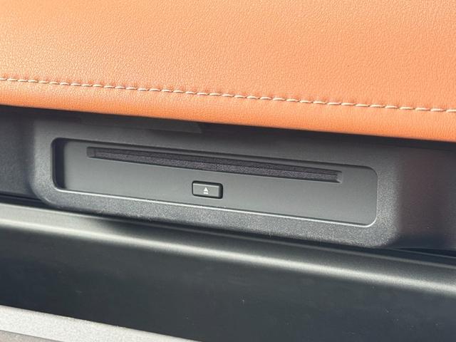 ヴェルファイアハイブリッド エグゼクティブラウンジ　内装ブラウン　モデリスタエアロ　シグネチャーイルミ　イルミルーフスポイラー　１４型ＪＢＬコネクトナビ　１４型リヤエンター　ユニバーサルステップ　デジタルミラー　ムーンルーフ　ＣＤ／ＤＶＤ　純正１９ＡＷ（50枚目）