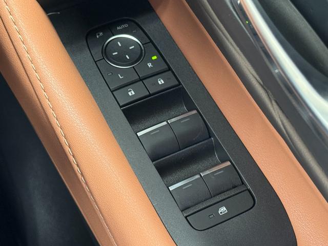 ヴェルファイアハイブリッド エグゼクティブラウンジ　内装ブラウン　モデリスタエアロ　シグネチャーイルミ　イルミルーフスポイラー　１４型ＪＢＬコネクトナビ　１４型リヤエンター　ユニバーサルステップ　デジタルミラー　ムーンルーフ　ＣＤ／ＤＶＤ　純正１９ＡＷ（52枚目）