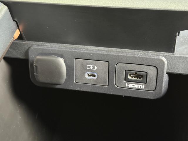 ヴェルファイアハイブリッド エグゼクティブラウンジ　内装ブラウン　モデリスタエアロ　シグネチャーイルミ　イルミルーフスポイラー　１４型ＪＢＬコネクトナビ　１４型リヤエンター　ユニバーサルステップ　デジタルミラー　ムーンルーフ　ＣＤ／ＤＶＤ　純正１９ＡＷ（65枚目）