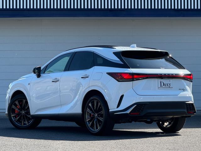 ＲＸ ＲＸ３５０　Ｆスポーツ　改良モデル　内装レッド　１４型コネクトナビ　ドラレコ前後　パノラマルーフ　オレンジキャリパー　デジタルインナーミラー　輻射ヒーター　寒冷地仕様　置く充電　ＡＣ１５００Ｗ　ＢＳＭ　ＨＵＤ　純正２１インチ（12枚目）