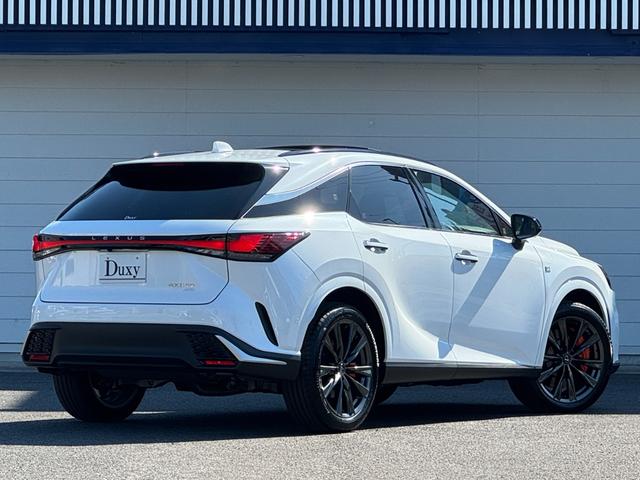 ＲＸ ＲＸ３５０　Ｆスポーツ　改良モデル　内装レッド　１４型コネクトナビ　ドラレコ前後　パノラマルーフ　オレンジキャリパー　デジタルインナーミラー　輻射ヒーター　寒冷地仕様　置く充電　ＡＣ１５００Ｗ　ＢＳＭ　ＨＵＤ　純正２１インチ（13枚目）