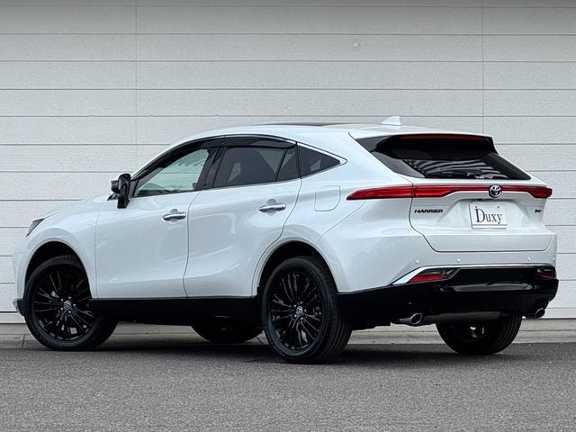 ハリアーハイブリッド Ｚ　レザーパッケージ・ナイトシェード　特別仕様車　１２．３型ＪＢＬコネクトナビ　　調光パノラマルーフ　デジタルミラー　ヘッドアップディスプレイ　シートヒーター＆クーラー　シートメモリー　ＰＶＭ　ＢＳＭ　ＡＣ１５００Ｗ　置充電　純正１９ＡＷ（12枚目）