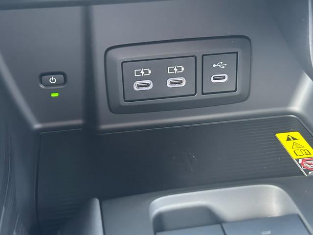 ハリアーハイブリッド Ｚ　レザーパッケージ・ナイトシェード　特別仕様車ナイトシェード　内装ブラック　１２．３インチコネクトナビ　ＪＢＬプレミアムサウンド　調光パノラマルーフ　シートヒーター＆クーラー　シートメモリ　デジタルミラー　ＰＶＭ　ＢＳＭ　　純正１９ＡＷ（57枚目）