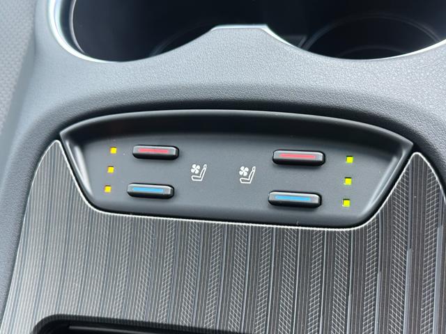 ハリアーハイブリッド Ｚ　レザーパッケージ・ナイトシェード　特別仕様車ナイトシェード　内装ブラック　１２．３インチコネクトナビ　ＪＢＬプレミアムサウンド　調光パノラマルーフ　シートヒーター＆クーラー　シートメモリ　デジタルミラー　ＰＶＭ　ＢＳＭ　　純正１９ＡＷ（62枚目）