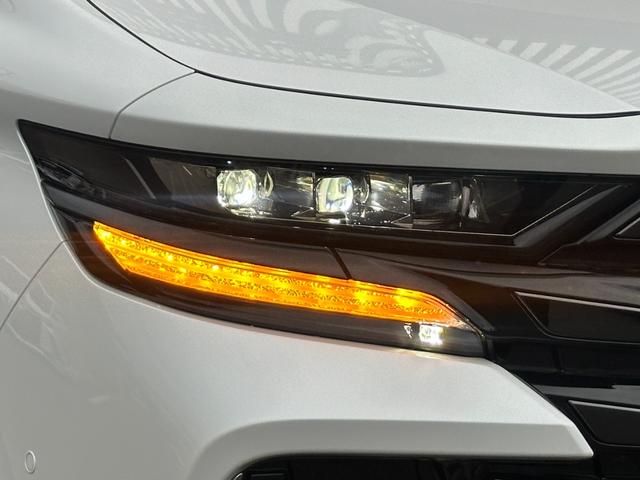 ヴェルファイアハイブリッド Z プレミア 本革ブラウン内装 13.2型有機EL後席モニター デジタルインナーミラー 左右独立ムーンルーフ ヘッドアップディスプレイ アドバンスドライブ&パーク 置くだけ充電 アクセサリーコンセント 純正19AW(18枚目)